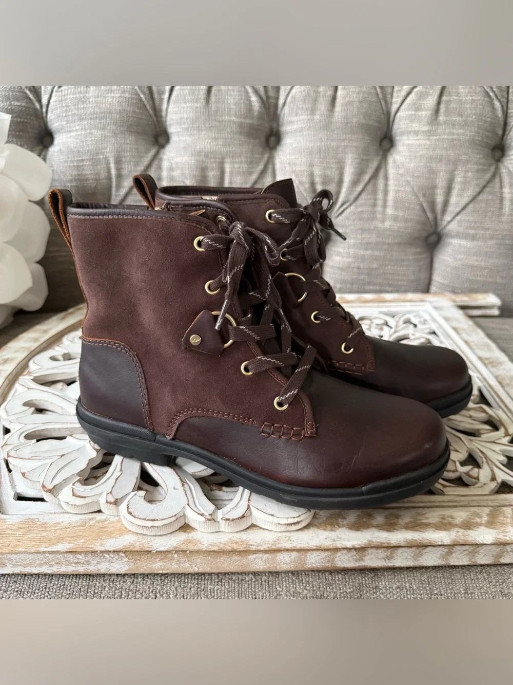 UGG Dark Brown Leather Suede Shearling Lace-Up Boots Women’s 9.5
